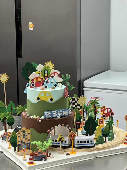 火车钻山洞汽车蛋糕【8寸模型➕6英寸可食用蛋糕】 商品图1