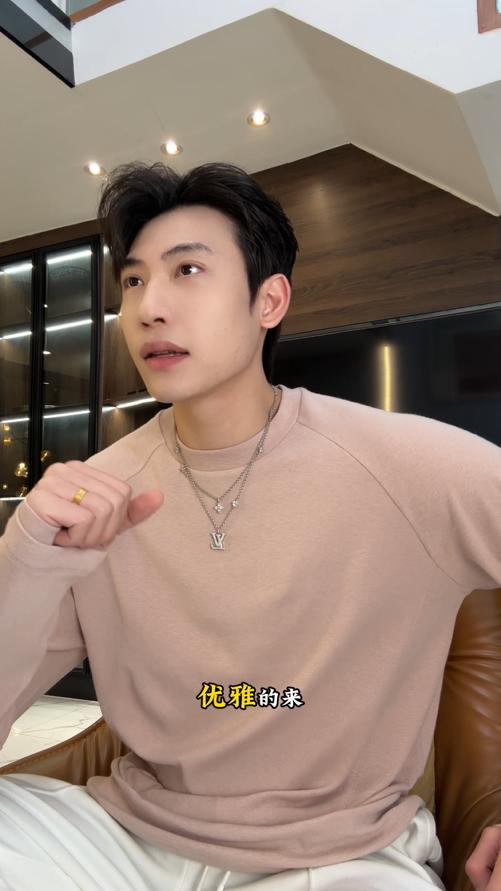 88177SDSA男士秋冬新款痞帅男装韩版简约纯色圆领长袖T恤百搭时尚上衣 商品图0