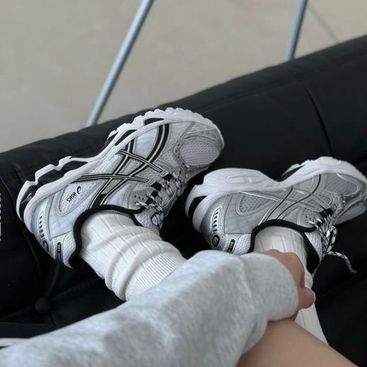 限量团‼️【亚瑟士歪头鞋】GEL-Nimbus 10.1跑步鞋，不对称鞋面/鞋带设计 商品图8