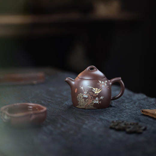 【青山特惠】精品手工紫泥堆绘秦权紫砂壶 220cc 商品图0