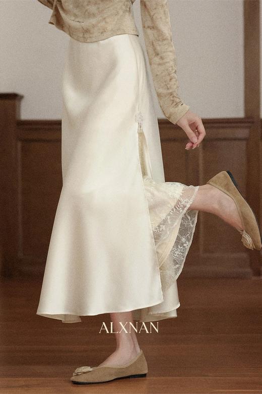 鹿向南「月光染」杏色法式半身裙女秋冬缎面半裙气质拼接蕾丝裙子 商品图5