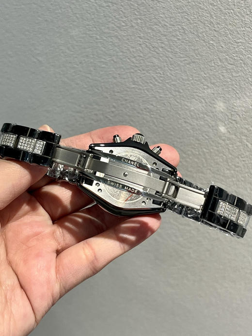 满钻🌟CHANEL·香奈儿J12·【六针瑞士纯进口机芯石英】33mm➕纯净T方石➕表带镶钻款‼️奢华代表 超闪水钻 手工镶嵌工艺，正品原版开模，打磨精良 做工精细，乃精品中的精品❕❕❕ 商品图8