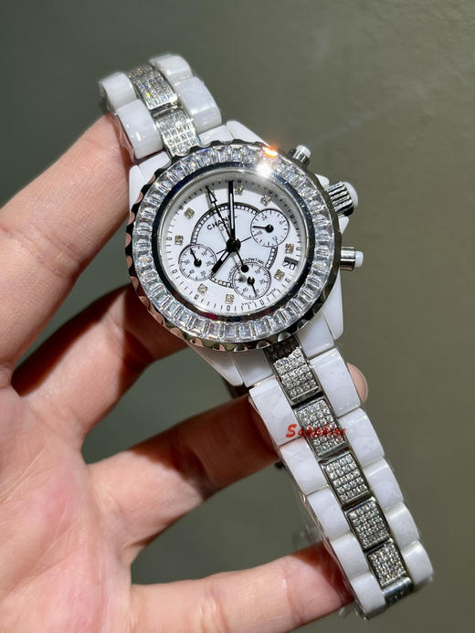 满钻🌟CHANEL·香奈儿J12·【六针瑞士纯进口机芯石英】33mm➕纯净T方石➕表带镶钻款‼️奢华代表 超闪水钻 手工镶嵌工艺，正品原版开模，打磨精良 做工精细，乃精品中的精品❕❕❕ 商品图1