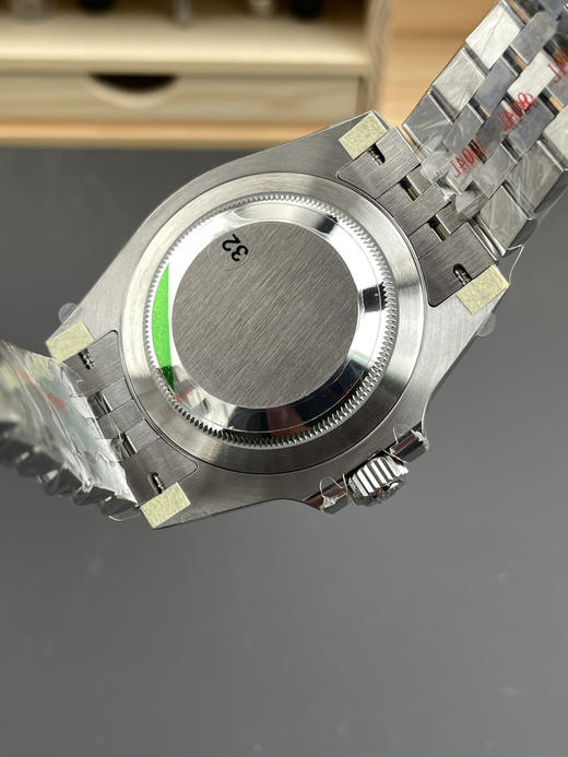 Vs国米圈『蓝黑圈➕格林尼治』巅峰复刻！VS 劳力士GMT格林尼治米兰圈震撼登场，在复刻腕表领域，细节与品质的较量永无止境。VS 全新力作——劳力士GMT格林尼治米兰圈，搭载丹东3285机芯❕❕❕ 商品图4