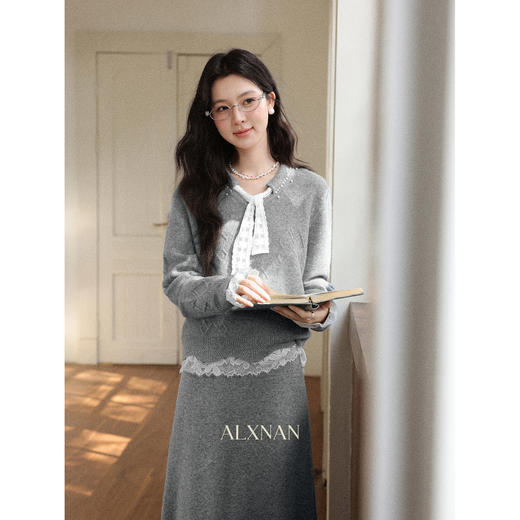 鹿向南「棕意霜柔」灰色设计感长袖毛衣秋冬新款灰色半身裙套装女 商品图1