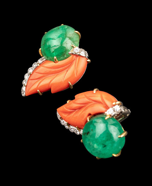 独角鹿西洋古董20世纪法国顶级珠宝品牌卡地亚出品叶片造型18K黄金铂金镶嵌珊瑚钻石及祖母绿耳夹一对 商品图2