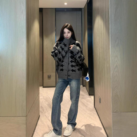 【时髦这件事要上高度】韩国小众潮牌毛衣！2026新款open yy千鸟格针织开衫牛角扣圆领毛衣加厚羊毛外套！ 商品图2