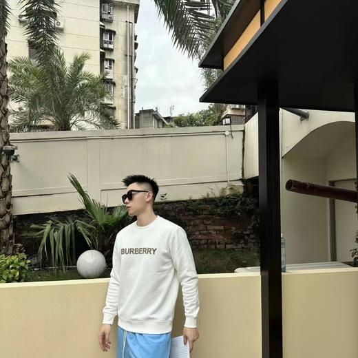 F011617胸前字母3D立体浮雕logo两色情侣款圆领卫衣 商品图5