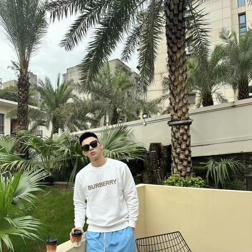 F011617胸前字母3D立体浮雕logo两色情侣款圆领卫衣 商品图4