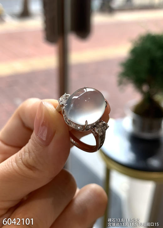 6042101，蛋面戒指。具体价格微信咨询 商品图1