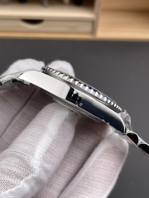 Vs国米圈『蓝黑圈➕格林尼治』巅峰复刻！VS 劳力士GMT格林尼治米兰圈震撼登场，在复刻腕表领域，细节与品质的较量永无止境。VS 全新力作——劳力士GMT格林尼治米兰圈，搭载丹东3285机芯❕❕❕ 商品图5