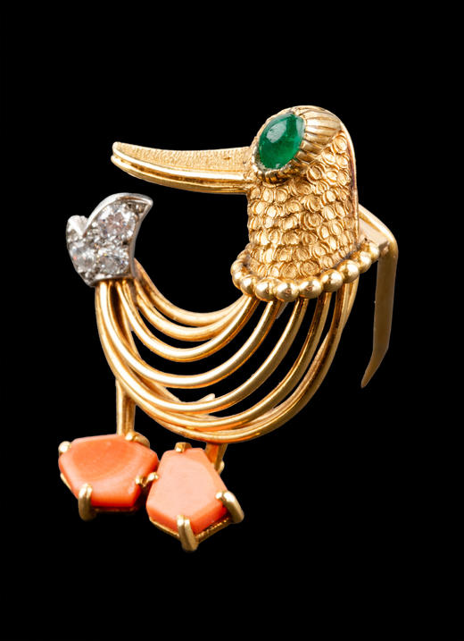 独角鹿西洋古董1960年代法国顶级珠宝品牌卡地亚出品小鸭造型18K黄金白金镶嵌珊瑚祖母绿及钻石胸针 商品图3