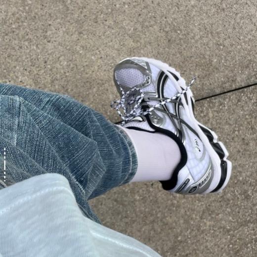 限量团‼️【亚瑟士歪头鞋】GEL-Nimbus 10.1跑步鞋，不对称鞋面/鞋带设计 商品图9