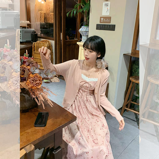 西遇粉色吊带连衣裙女2026年春新款温柔风设计感碎花吊带裙SS060099 商品图4