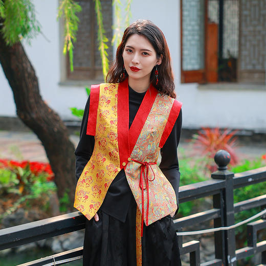 【2026春节款-现货】骏程鸿运民族风马甲  商品图1