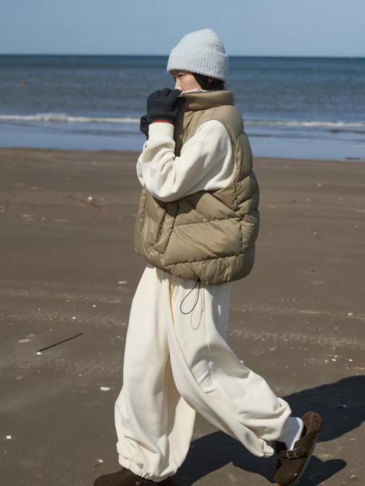 步履不停/5D26028C/90白鸭轻盈云感好打理无袖结构羽绒马甲 商品图0