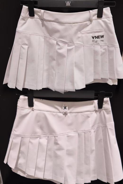 Anew家新款女士短裙来啦！不规则长度百褶设计更stylish，同色短裤打底接受度更高，最新一季限定款 ！ 两色入，对比色具有强烈的视觉冲击感！❤️多处印花➕铆钉，充满着甜酷的感觉！ 商品图1