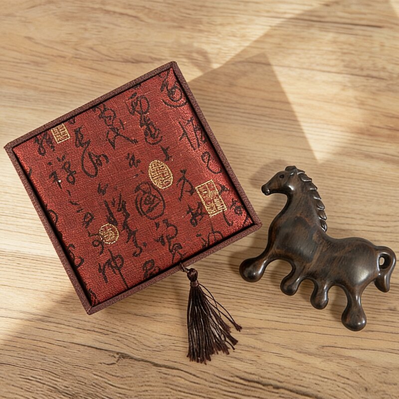 马年黑檀木梳子热卖中！！【2026马年 非洲黑檀马年按摩梳】73G一只，进口非洲黑檀木，一梳多用，按摩刮痧，改善睡眠~