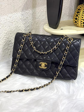 Chanel 中号 黑金 羊皮 CF 单肩包