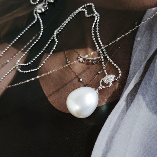 【天然正品】AU750白金镶钻镶天然约13.4*11.1MM白色海水珍珠吊坠项链吊坠：23.0*11.1*11.1MM / 项链：43CM（长度可调节）311225NJM50 商品图4