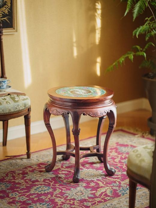 【已售】独角鹿西洋古董20世纪初法国出品东方主义风格祥云纹木雕镶嵌双鱼戏水主题掐丝珐琅面圆凳 商品图1