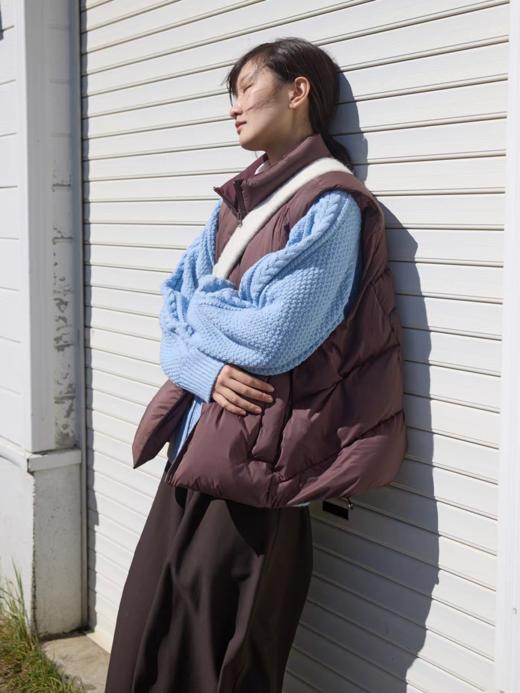 步履不停/5D26028C/90白鸭轻盈云感好打理无袖结构羽绒马甲 商品图1