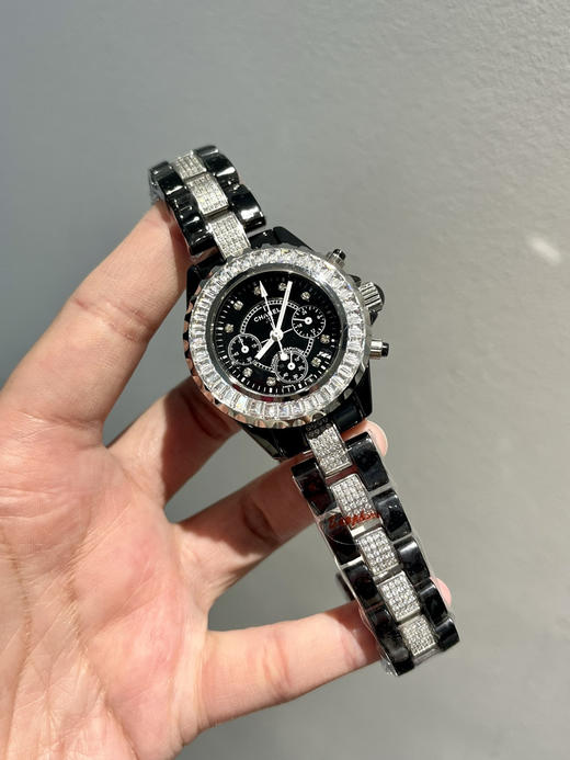 满钻🌟CHANEL·香奈儿J12·【六针瑞士纯进口机芯石英】33mm➕纯净T方石➕表带镶钻款‼️奢华代表 超闪水钻 手工镶嵌工艺，正品原版开模，打磨精良 做工精细，乃精品中的精品❕❕❕ 商品图0