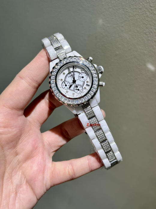 满钻🌟CHANEL·香奈儿J12·【六针瑞士纯进口机芯石英】33mm➕纯净T方石➕表带镶钻款‼️奢华代表 超闪水钻 手工镶嵌工艺，正品原版开模，打磨精良 做工精细，乃精品中的精品❕❕❕ 商品图0