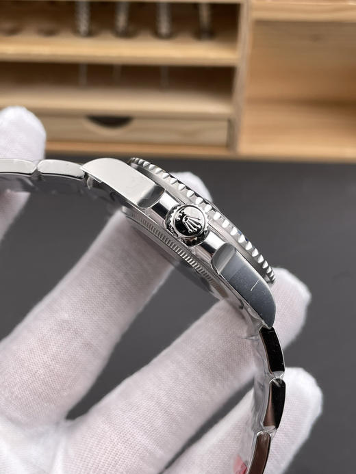 Vs国米圈『蓝黑圈➕格林尼治』巅峰复刻！VS 劳力士GMT格林尼治米兰圈震撼登场，在复刻腕表领域，细节与品质的较量永无止境。VS 全新力作——劳力士GMT格林尼治米兰圈，搭载丹东3285机芯❕❕❕ 商品图3