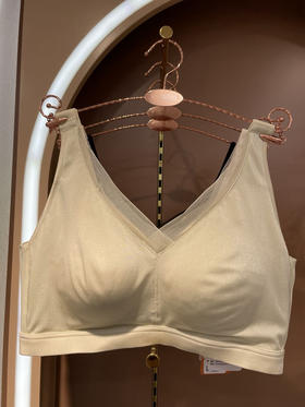 【适合小胸】最新研发  【光面绸缎蚕丝纯乳胶杯内衣】峰度专柜正品内衣 顶Ji养护舒适内衣 抑菌防螨 3⃣️0⃣️0⃣️0⃣️➕个透气孔 解放胸部舒爽