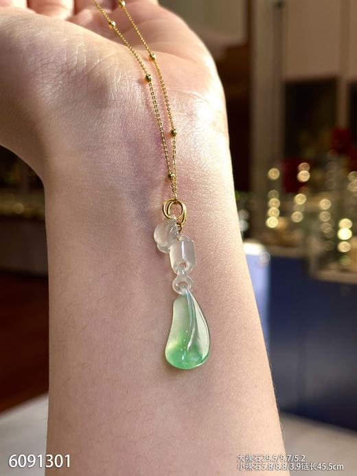 6091301，福瓜吊坠。具体价格微信咨询 商品图0