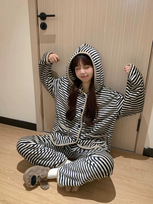 条纹家居服 商品图3