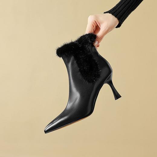 【预售5天】真皮高跟短靴细跟尖头貂毛高跟靴黑色加基气质高档小众皮靴ZF&24-260 商品图0