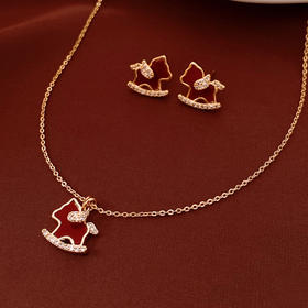 【下单赠幸运红绳1条】“王府井百货在售” 美国品牌 NATURALLY JOJO 摇摇来財小马项链/耳环2件套 925银针 时尚百搭 精致可爱