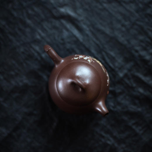 【青山特惠】精品手工紫泥堆绘秦权紫砂壶 220cc 商品图3