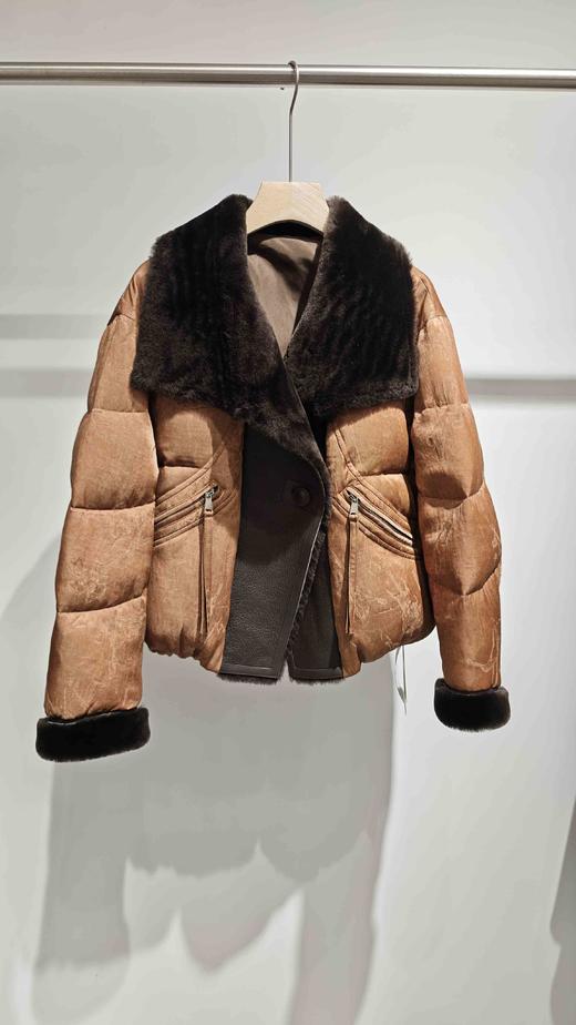 543606短款拼羊皮鹅绒服 商品图2