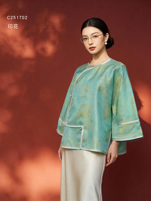 C251702上衣。 商品图1