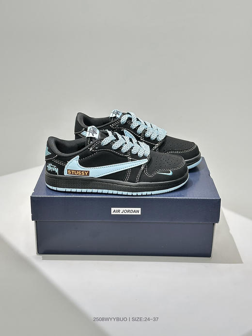 点此购买 耐克乔丹AJ1儿童倒勾低帮休闲复古文化运动板鞋 xcl 340078 商品图13