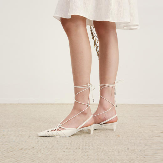 lost in echo2026春夏新款时髦摩登风尖头芭蕾绑带小猫跟高跟鞋女 商品图4