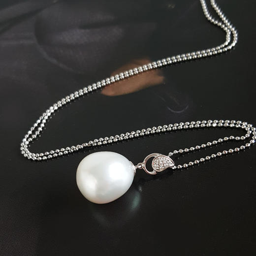 【天然正品】AU750白金镶钻镶天然约13.4*11.1MM白色海水珍珠吊坠项链吊坠：23.0*11.1*11.1MM / 项链：43CM（长度可调节）311225NJM50 商品图3