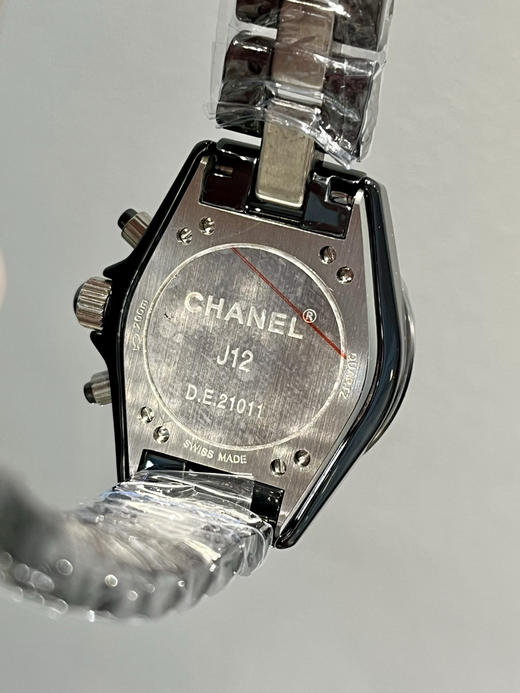 满钻🌟CHANEL·香奈儿J12·【六针瑞士纯进口机芯石英】33mm➕纯净T方石➕表带镶钻款‼️奢华代表 超闪水钻 手工镶嵌工艺，正品原版开模，打磨精良 做工精细，乃精品中的精品❕❕❕ 商品图7