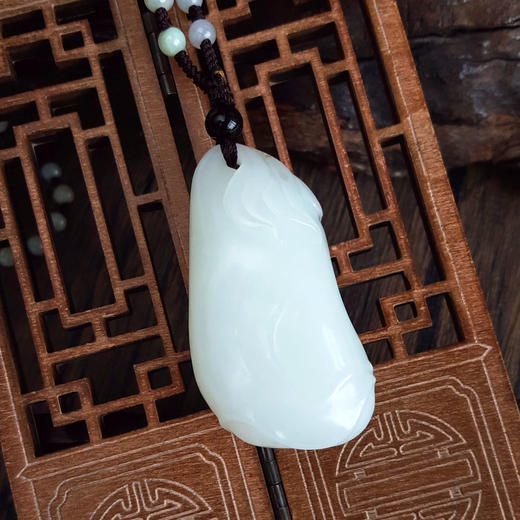 【天然正品】天然俄料一级白油润度佳福瓜造型和田玉（福气满满）吊坠项链55.7*29.4*18.1MM（皆取最大值）301225NJM10 商品图7