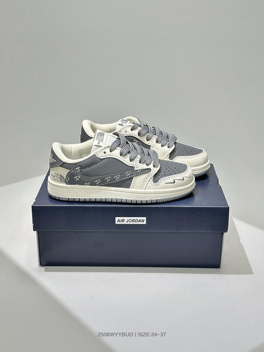 点此购买 耐克乔丹AJ1儿童倒勾低帮休闲复古文化运动板鞋 xcl 340078 商品图11