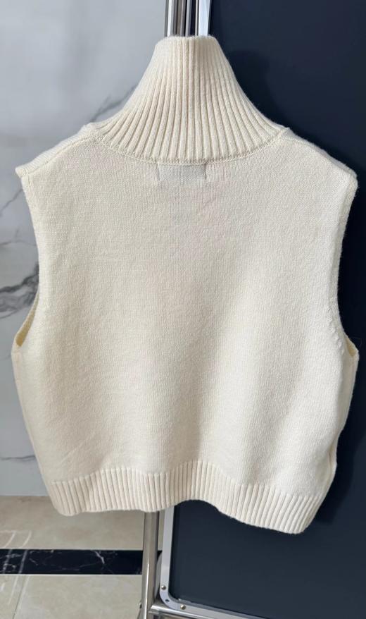 F011631柔软舒适高领半拉链宽松廓形针织背心 商品图12