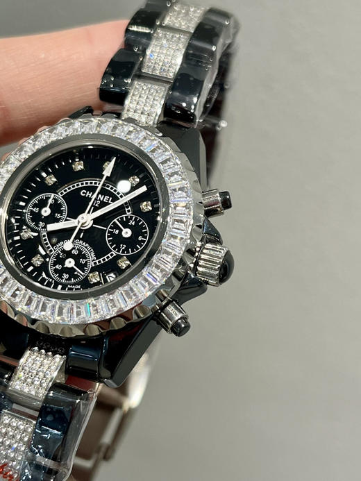 满钻🌟CHANEL·香奈儿J12·【六针瑞士纯进口机芯石英】33mm➕纯净T方石➕表带镶钻款‼️奢华代表 超闪水钻 手工镶嵌工艺，正品原版开模，打磨精良 做工精细，乃精品中的精品❕❕❕ 商品图6