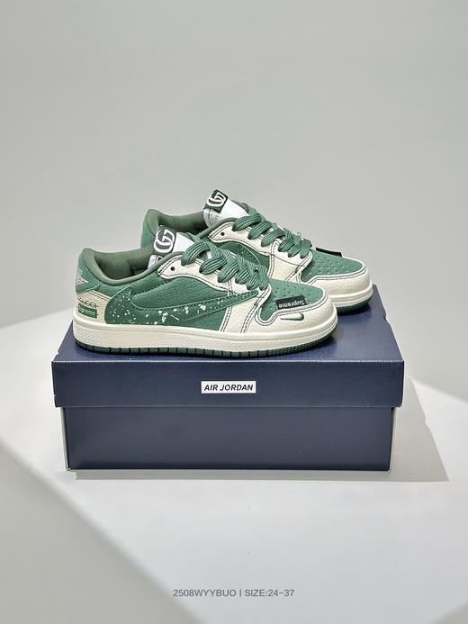 点此购买 耐克乔丹AJ1儿童倒勾低帮休闲复古文化运动板鞋 xcl 340078 商品图10