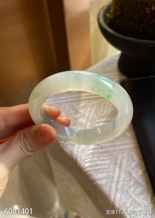 6081401，手镯，圈口50.7。具体价格微信咨询 商品图7