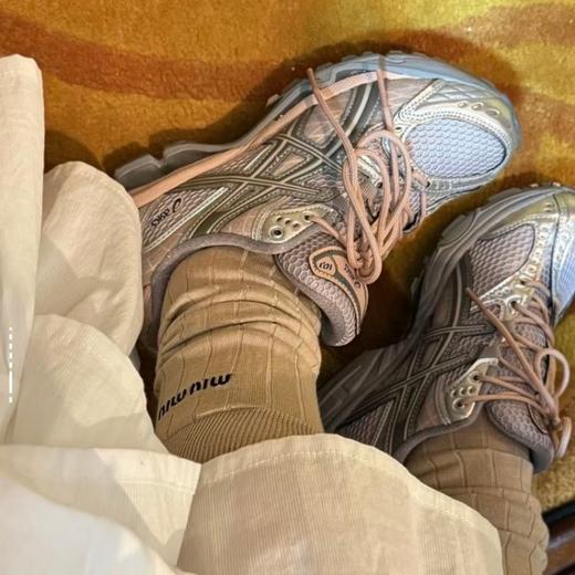 【奥莱仓发货 授权齐全 介意慎拍】亚瑟士GEL-Nimbus 10.1歪头鞋跑步鞋 男女同款运动鞋 商品图5