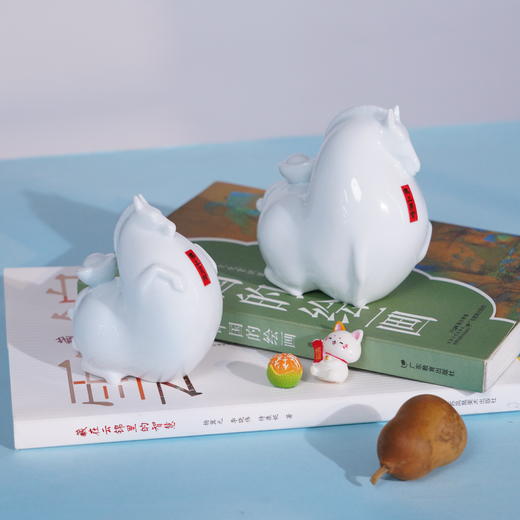 景德镇昌南青白瓷《马上暴富》《马上来财》摆件 捧在手里的“新年头彩” 青瓷马驮着元宝 商品图6