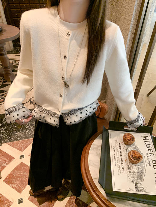 <曾小咸推荐>现货秒杀 ！微信超特价！撞色蕾丝拼接毛衣开衫 日常229.99 立减140 秒杀89.99！！ 商品图6